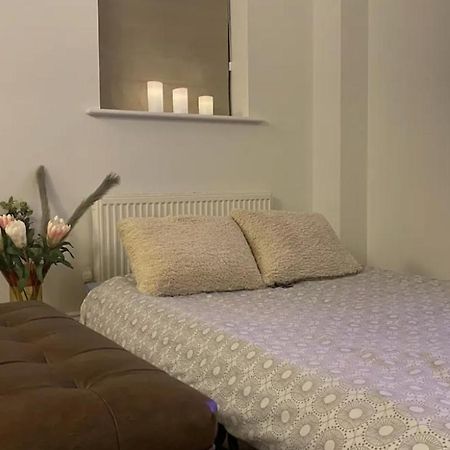Modern Town House In Cotswolds - 3 Double Bedrooms Witney Esterno foto
