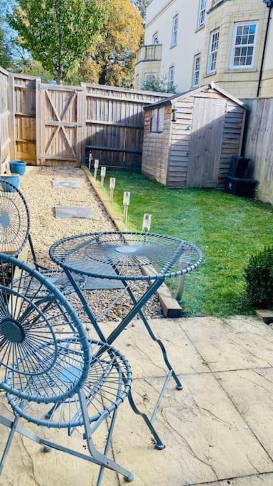 Modern Town House In Cotswolds - 3 Double Bedrooms Witney Esterno foto