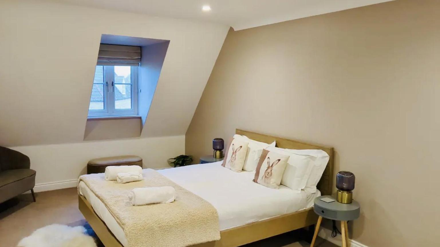 Modern Town House In Cotswolds - 3 Double Bedrooms Witney Esterno foto