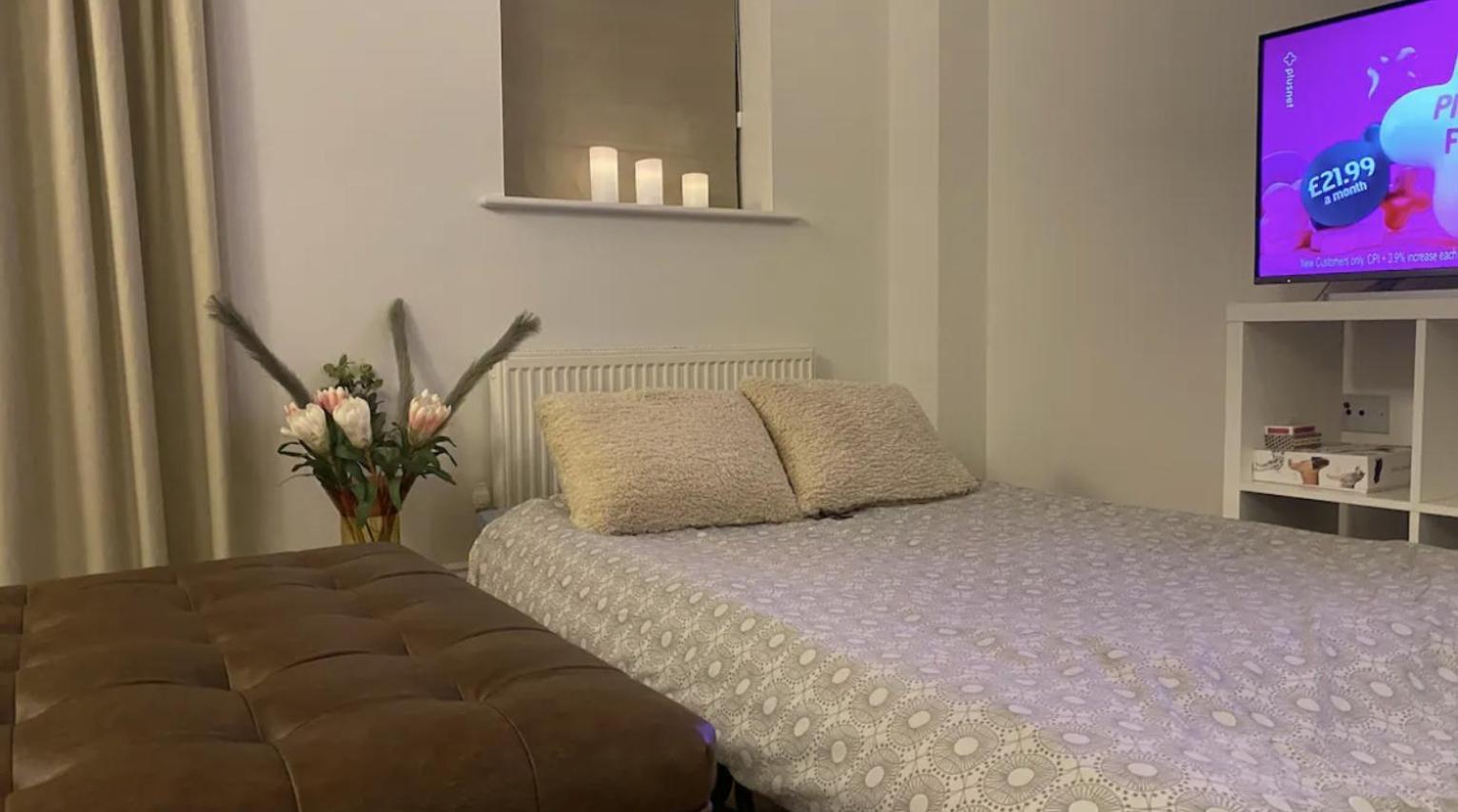 Modern Town House In Cotswolds - 3 Double Bedrooms Witney Esterno foto